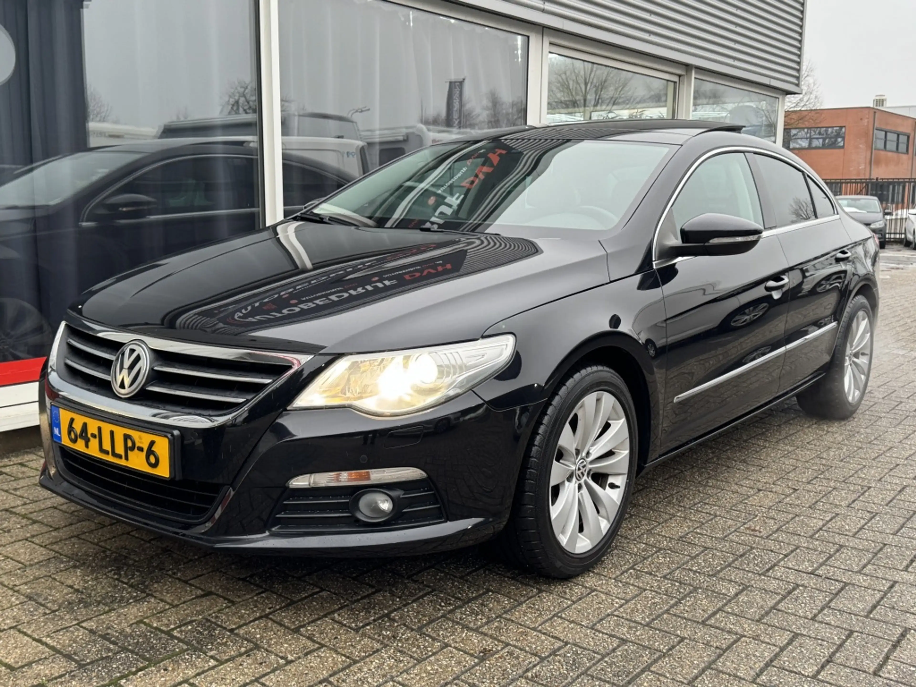 Volkswagen Passat CC 1.8 TSI 4p. — photo 8
