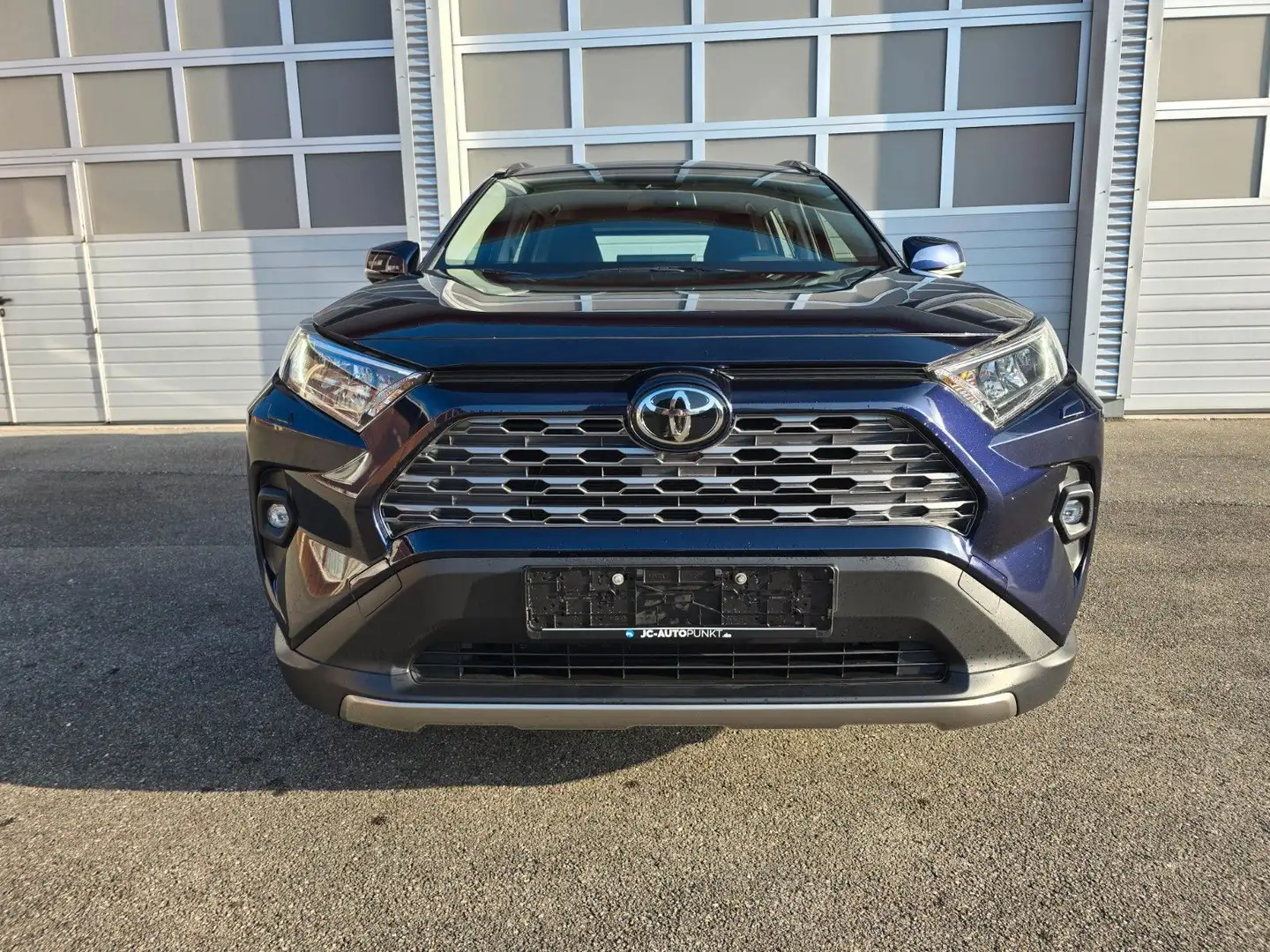 Toyota RAV 4 Comfort, ACC, LED, Virtual, 4x4 Blau - 2