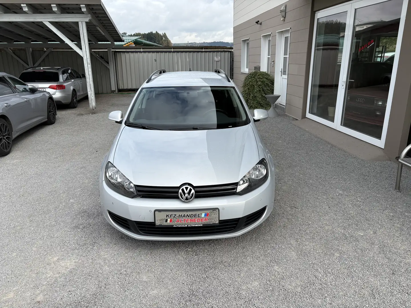 Volkswagen Golf Variant Rabbit 1,6 TDI *1.BESITZ*ZR-GEMACHT*SITZH*TEMP* Grau - 2