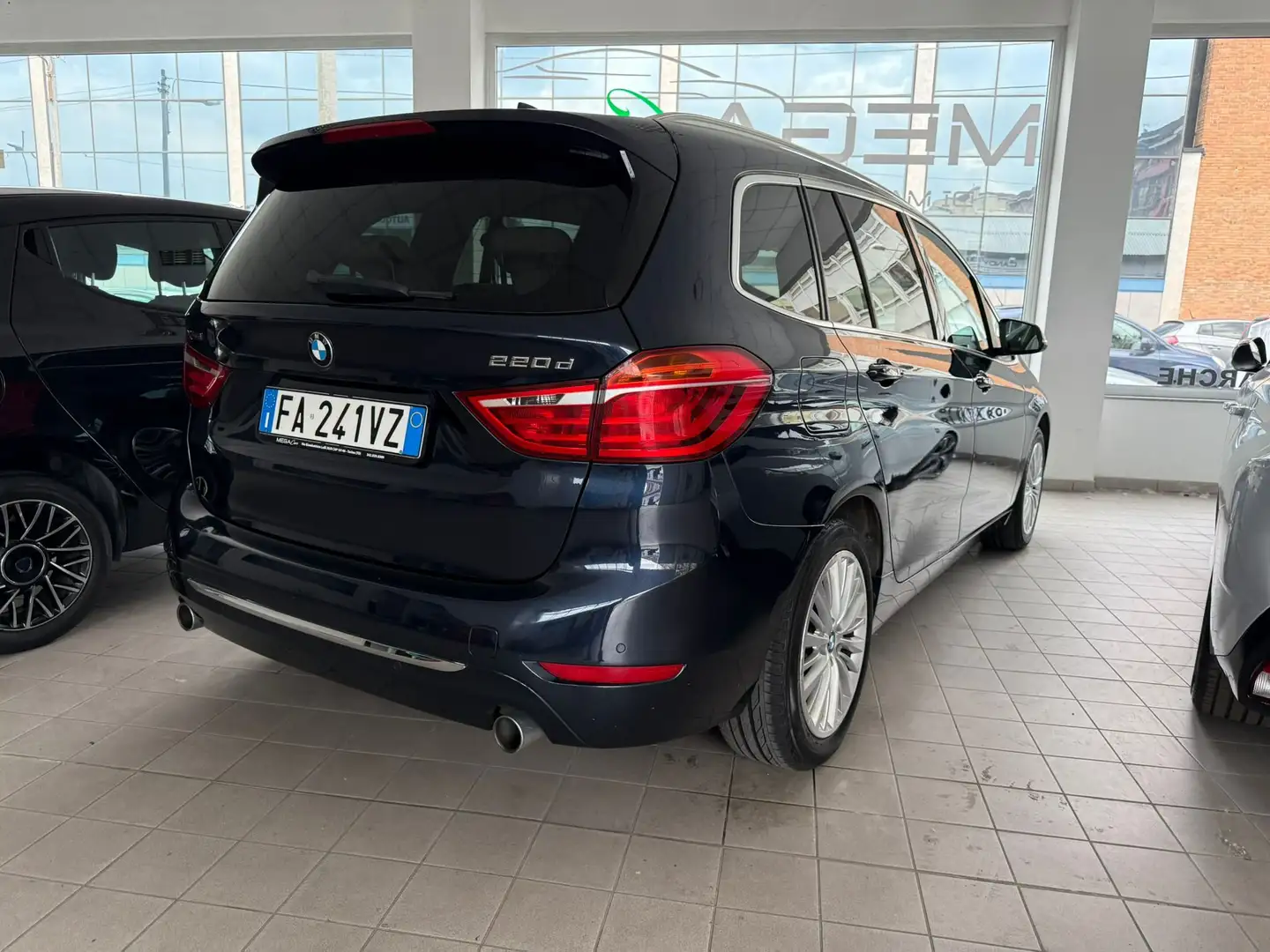 BMW 220 220d Gran Tourer xdrive Luxury 7p auto Bleu - 2
