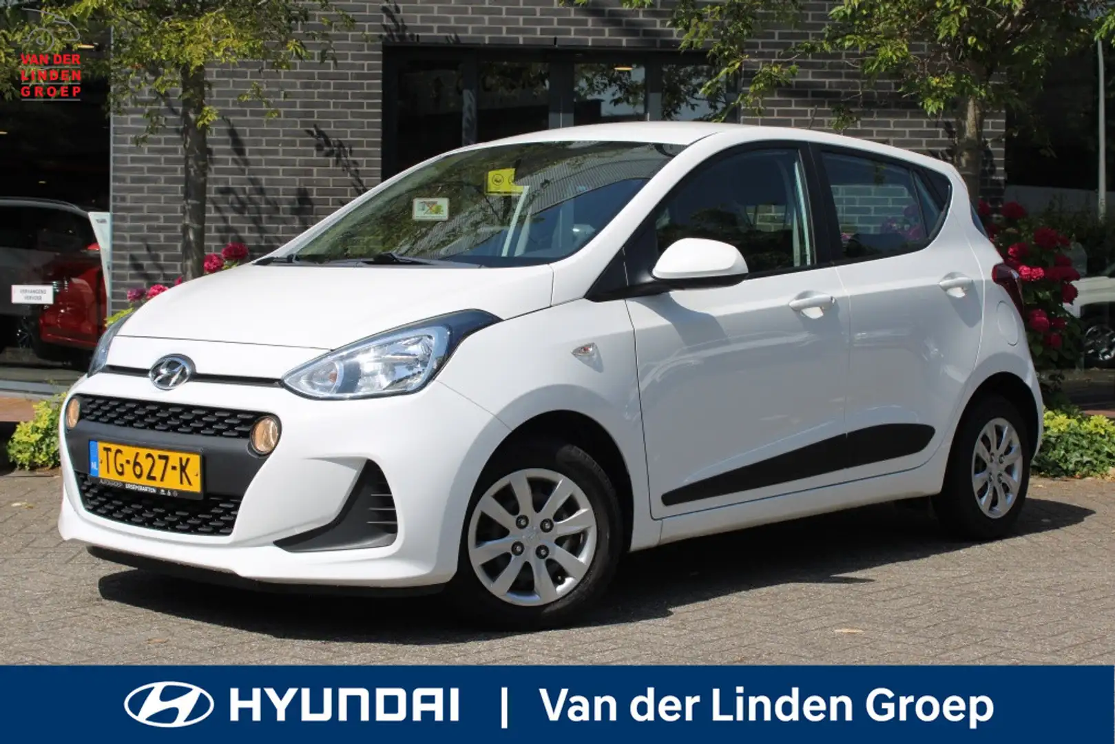 Hyundai i10 1.0i Comfort Airco/Cruise "RIJKLAARPRIJS" Wit - 1