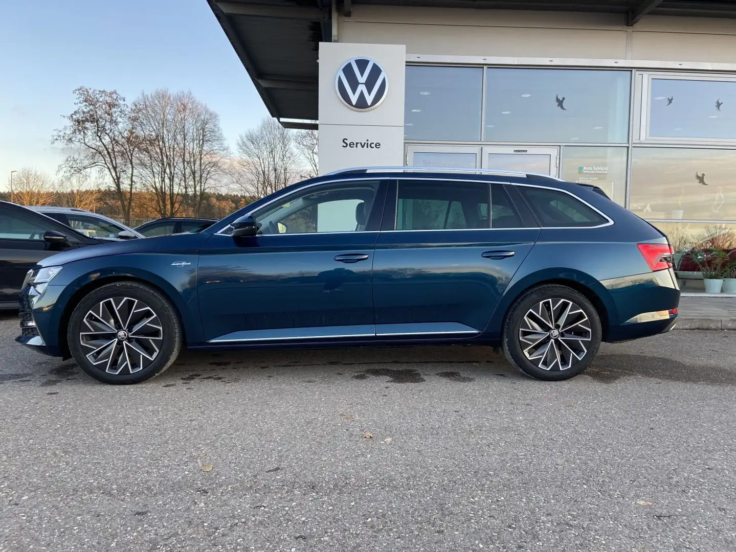 Skoda Superb Combi 2.0 TDI DSG 4x4 Laurin & Klement 18 Blau - 2