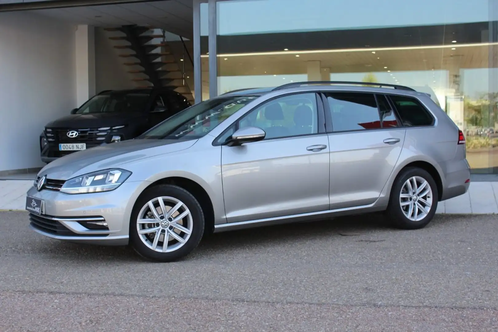 Volkswagen Golf Variant 2.0TDI Advance DSG7 Gris - 2