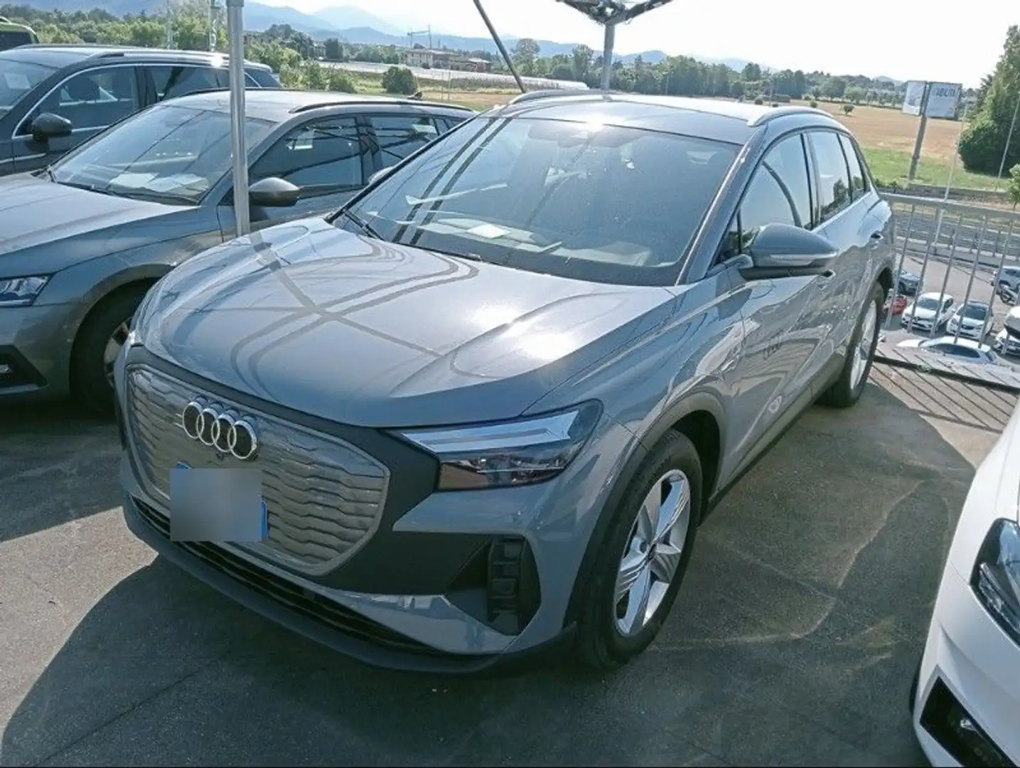 Audi Q4 e-tron Navi RearView ACC Assistenzpaket plus Standh. AUT Grau - 1