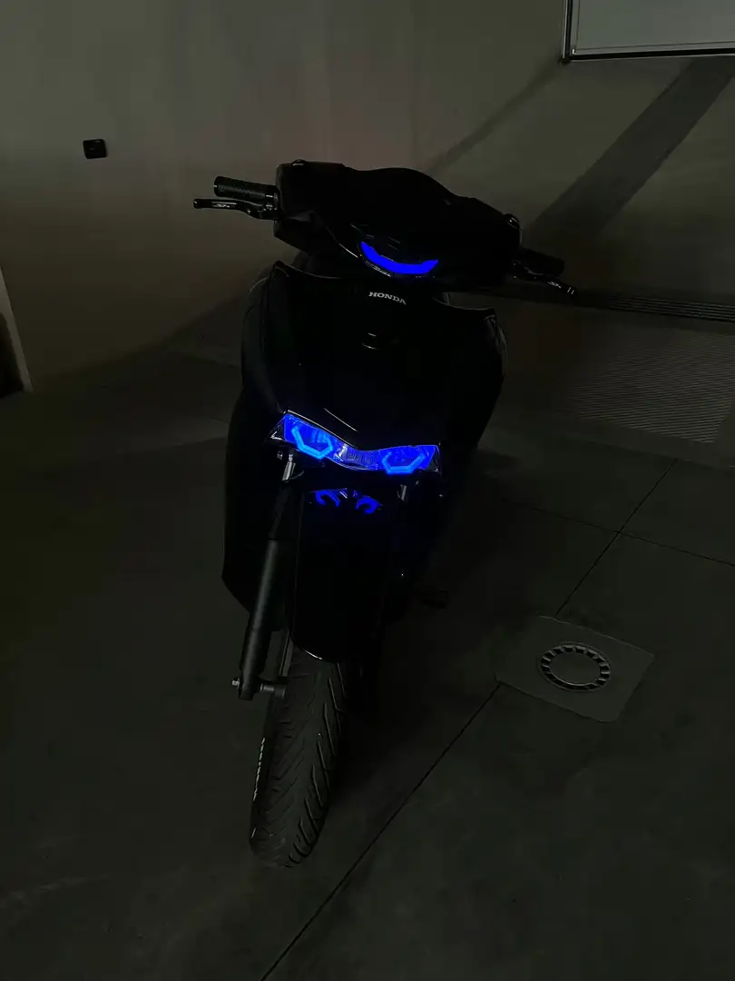 Honda SH 125 nero con brillantini blu - 1