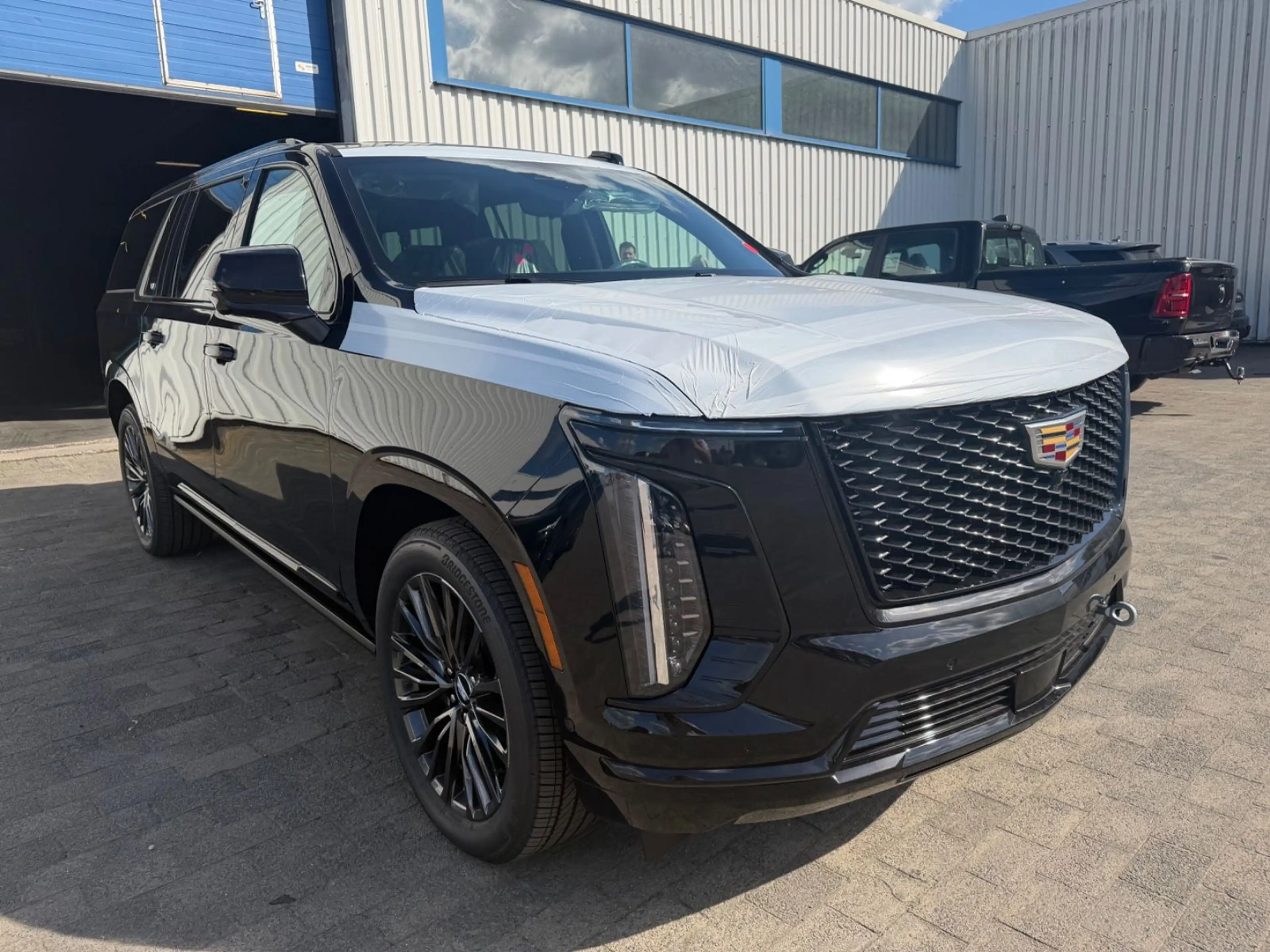 Cadillac Escalade 6.2 ESV 4WD Sport Platinum Prod.2026 — photo 2