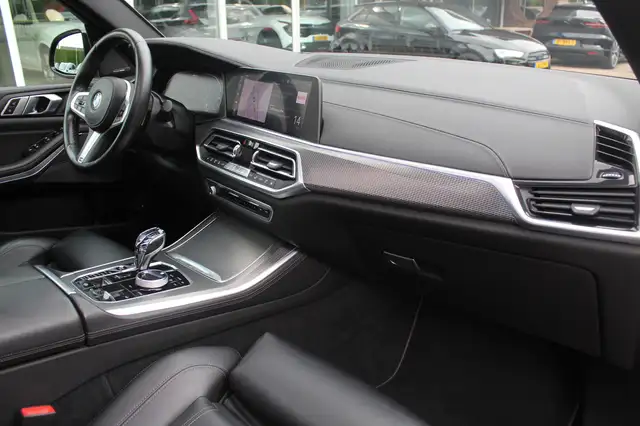 BMW X5 view 14