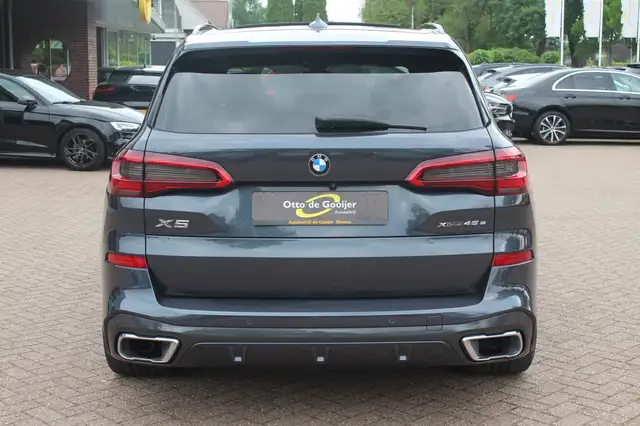 BMW X5 view 16
