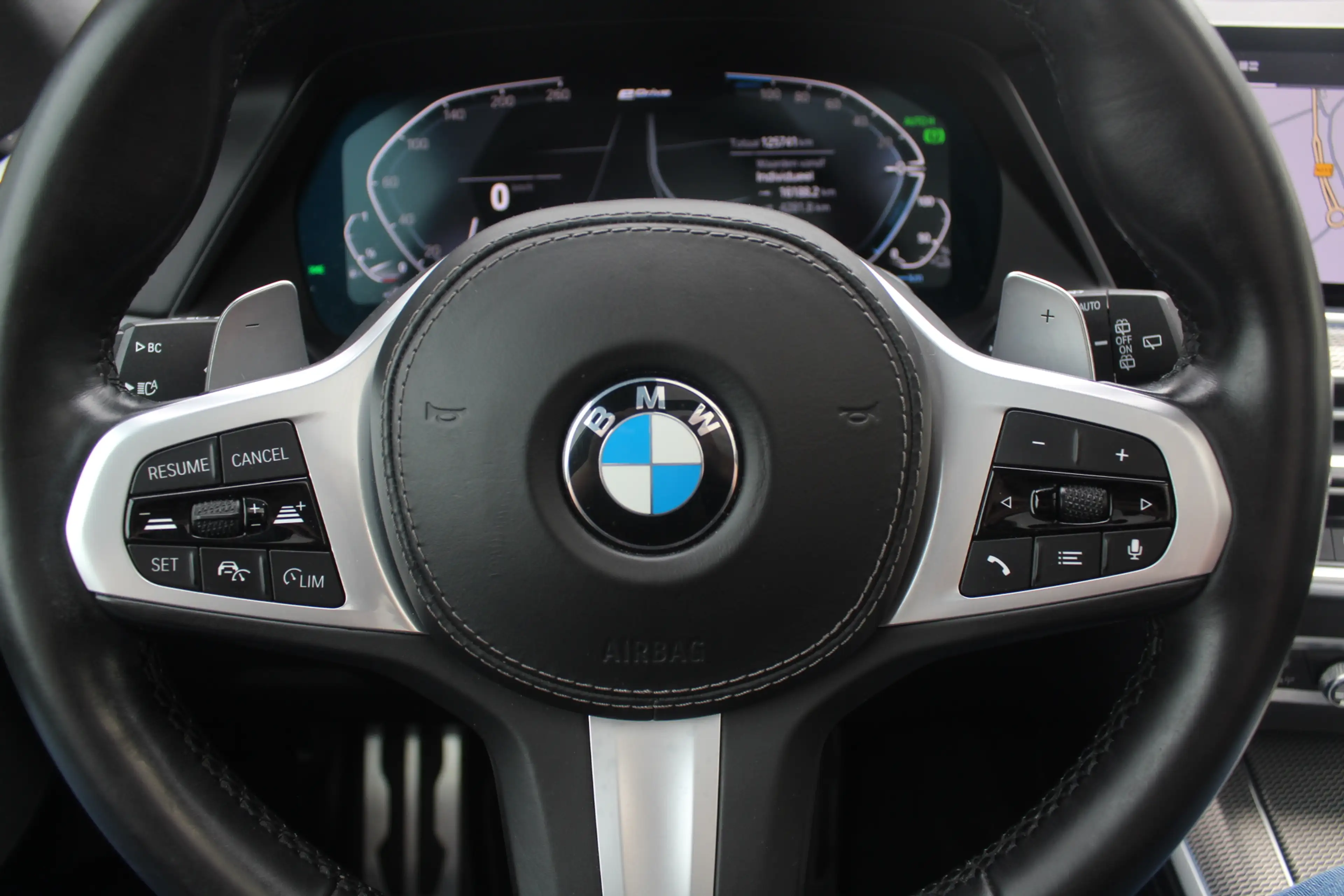 BMW X5 xDrive45e High Exe. M Sport / SOH 91,2% / Panorama — photo 33