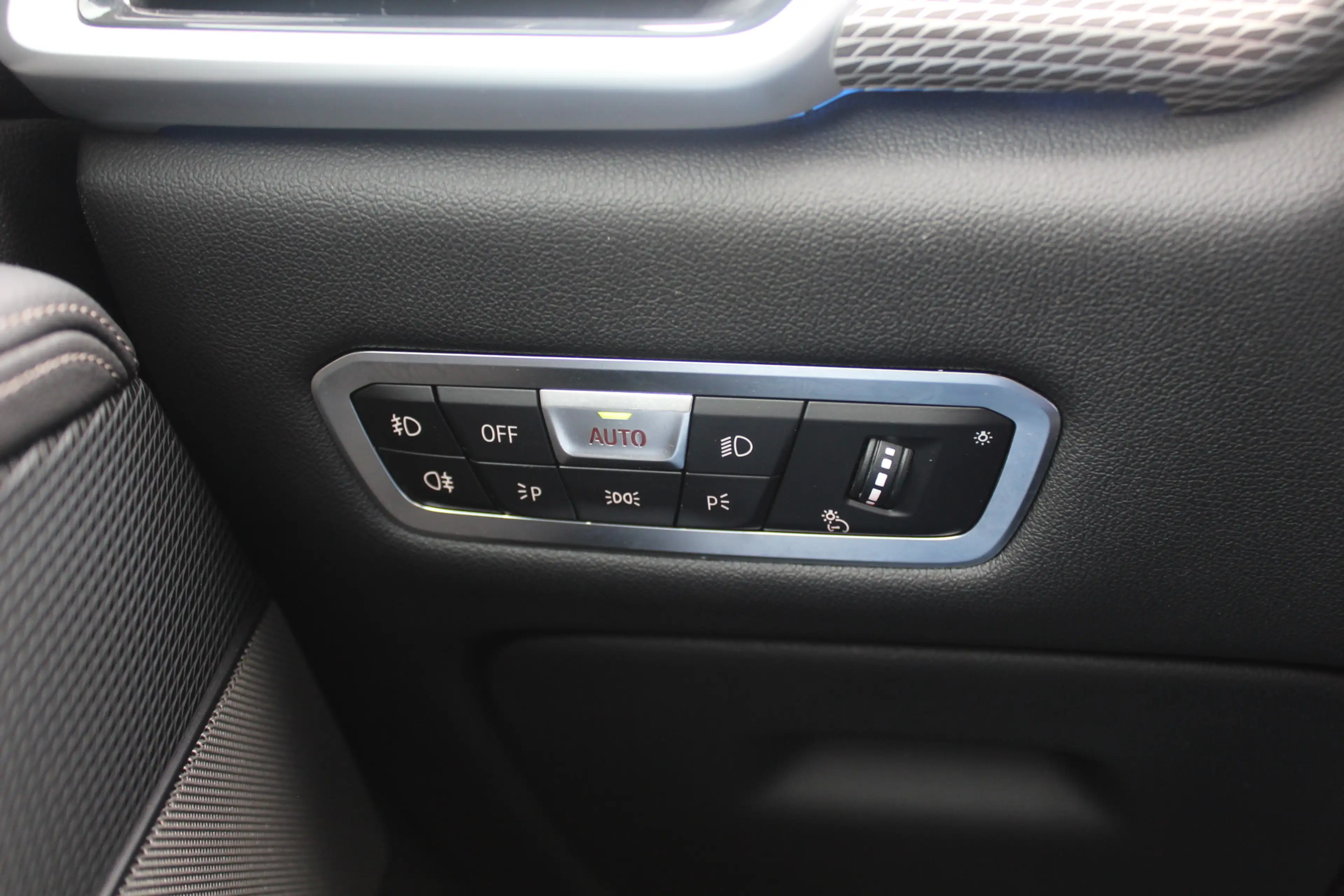 BMW X5 xDrive45e High Exe. M Sport / SOH 91,2% / Panorama — photo 34