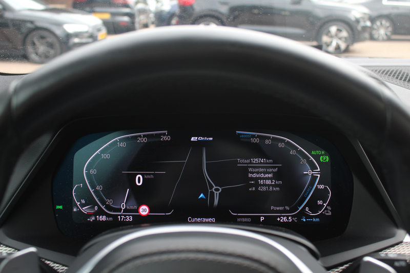 BMW X5 xDrive45e High Exe. M Sport / SOH 91,2% / Panorama — photo 19