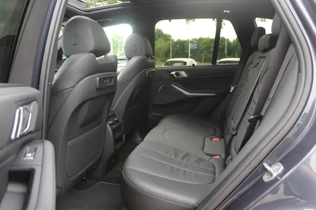 BMW X5 view 12