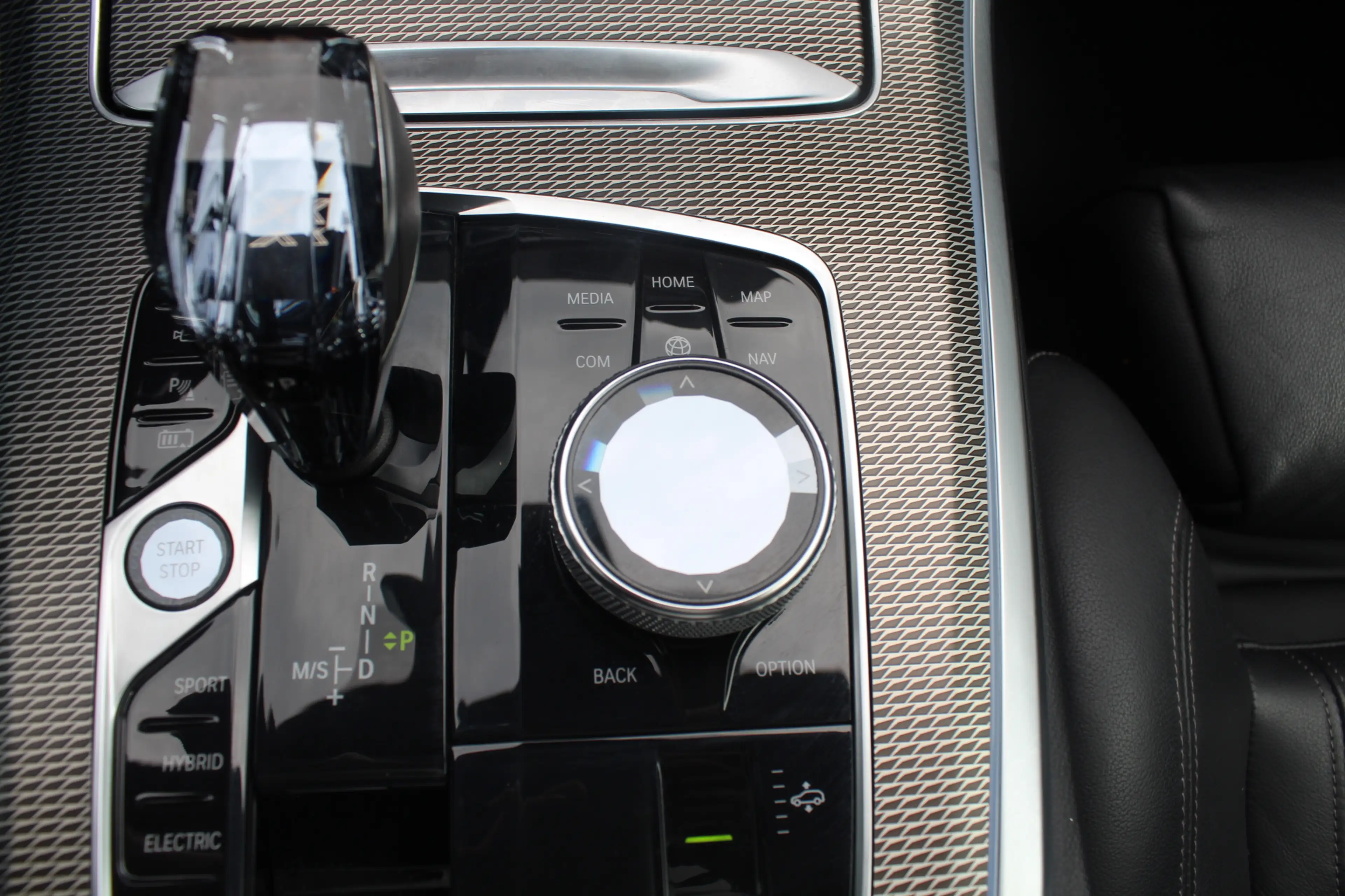 BMW X5 xDrive45e High Exe. M Sport / SOH 91,2% / Panorama — photo 29