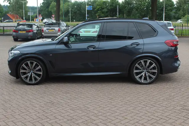 BMW X5 view 8