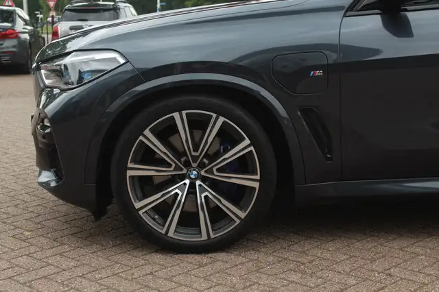 BMW X5 view 15