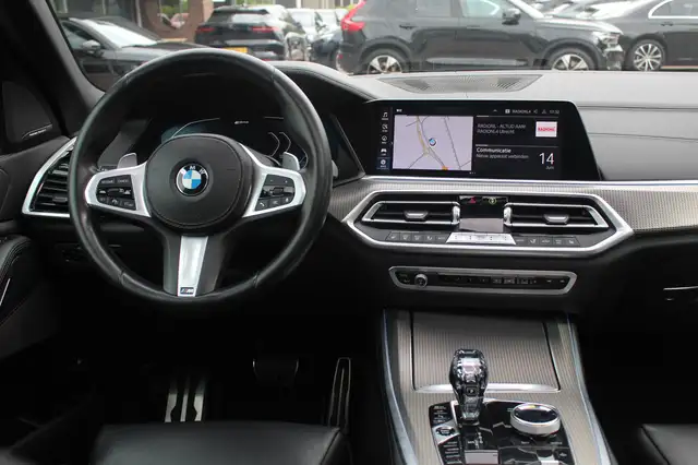 BMW X5 view 10
