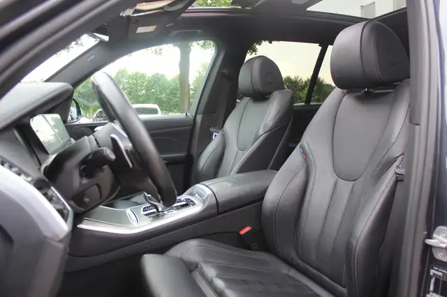 BMW X5 view 5