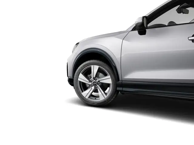 Audi Q2 view 4