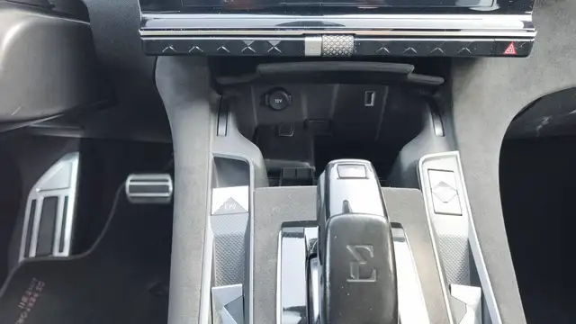 DS Automobiles DS 7 Crossback view 13