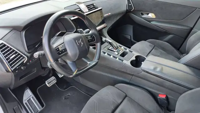 DS Automobiles DS 7 Crossback view 8