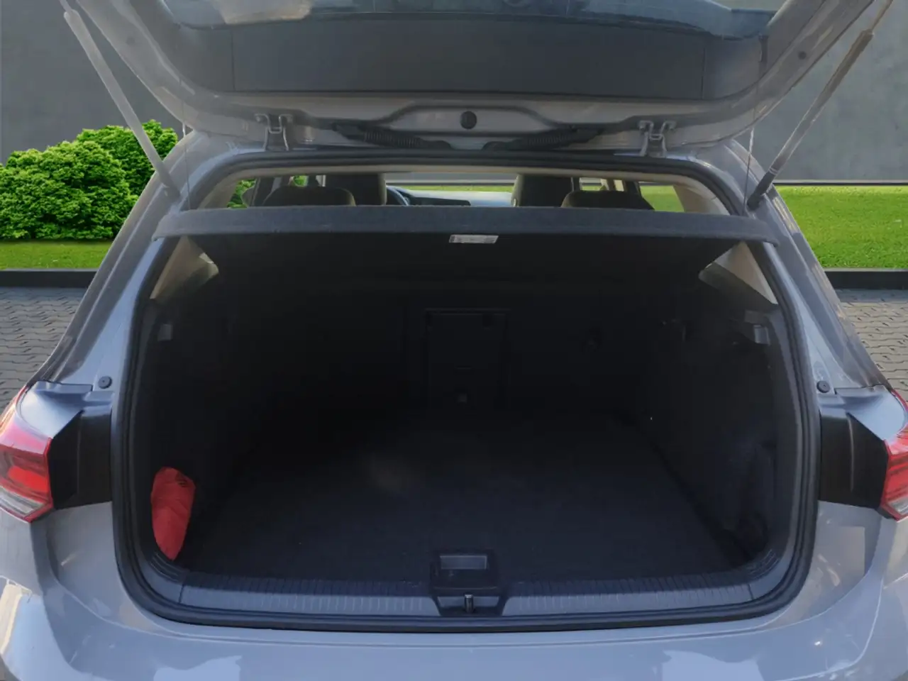 Volkswagen Golf VIII Life+Alufelgen+Navi+Klimaautomatik+Sitzheizg. 6