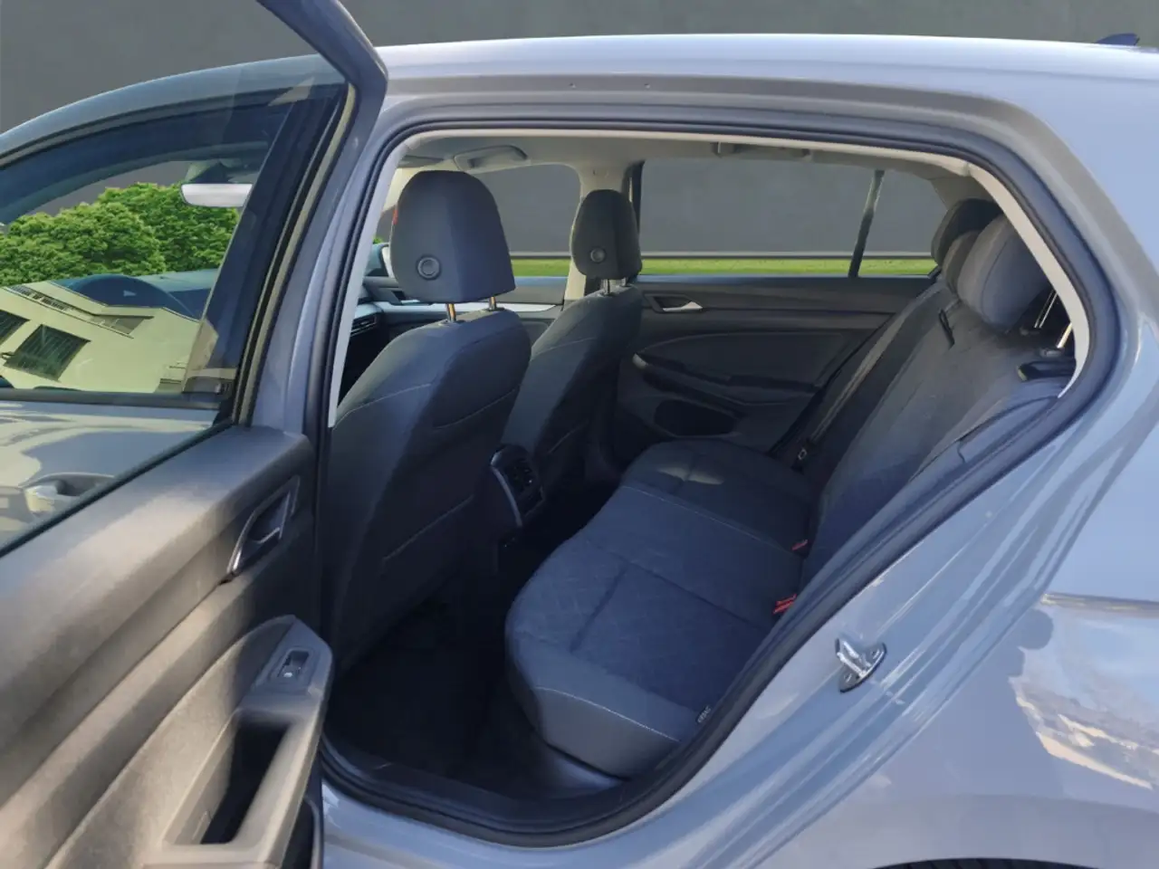 Volkswagen Golf VIII Life+Alufelgen+Navi+Klimaautomatik+Sitzheizg. 7