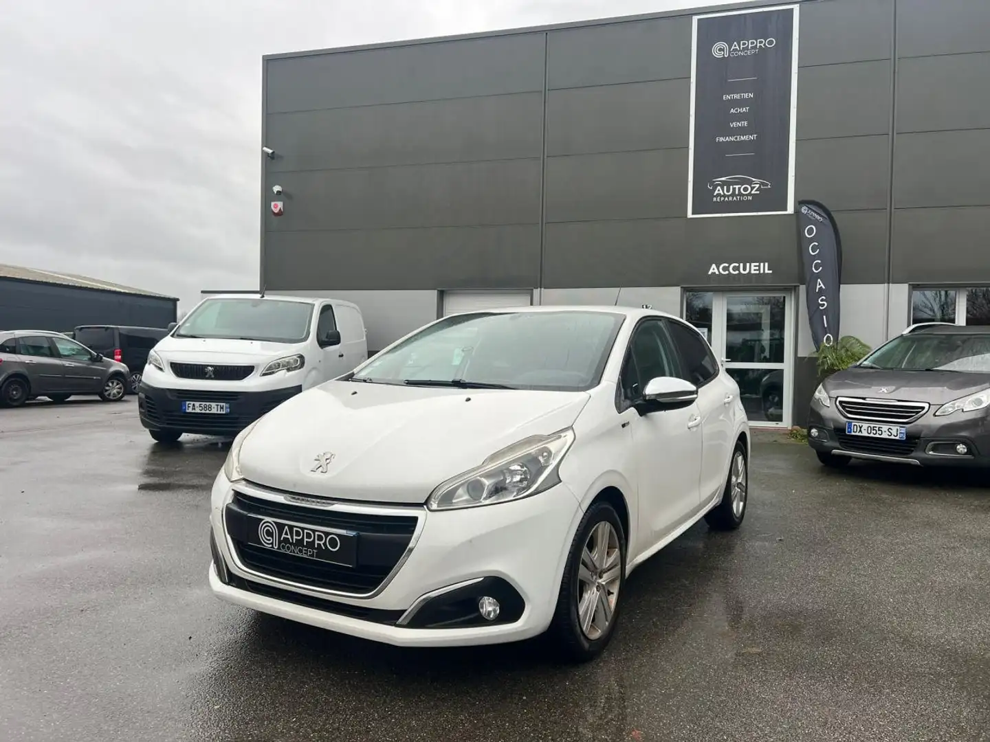 Peugeot 208 1.6 BlueHDi - 75 BERLINE Style PHASE 2 Blanc - 1