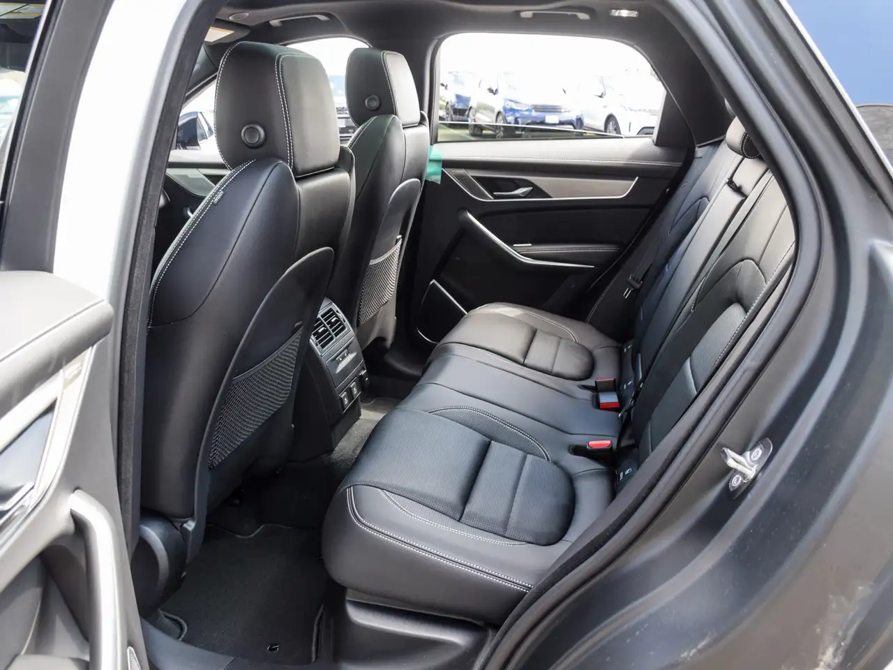 Jaguar F-Pace снимка Jaguar F-Pace