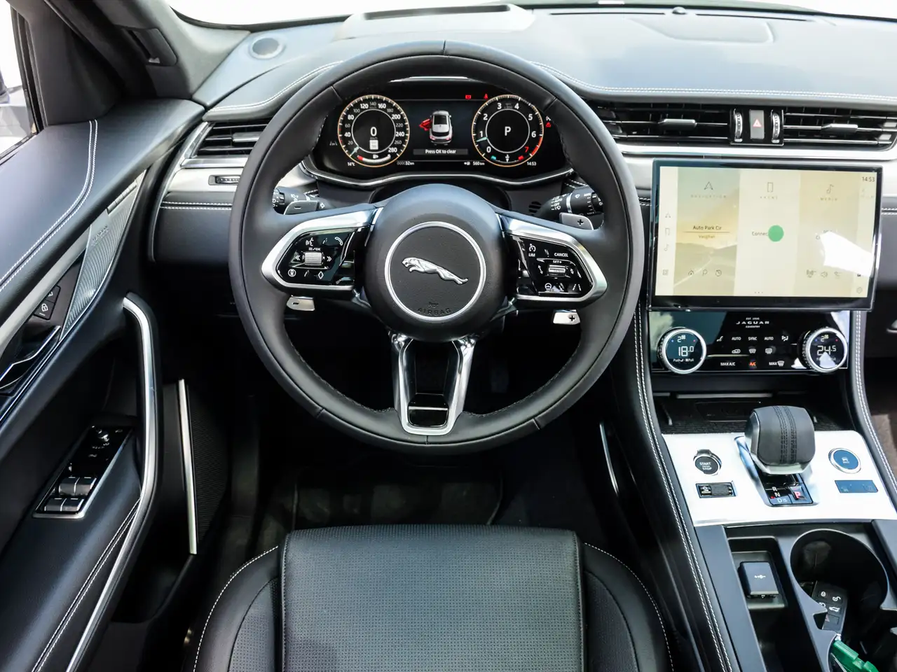 Jaguar F-Pace снимка Jaguar F-Pace