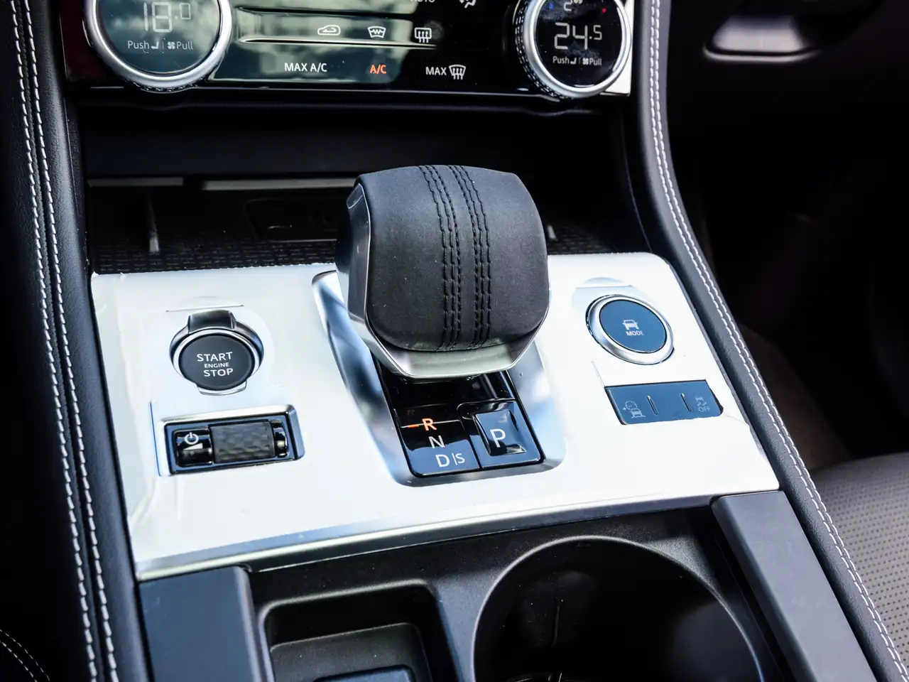Jaguar F-Pace снимка Jaguar F-Pace