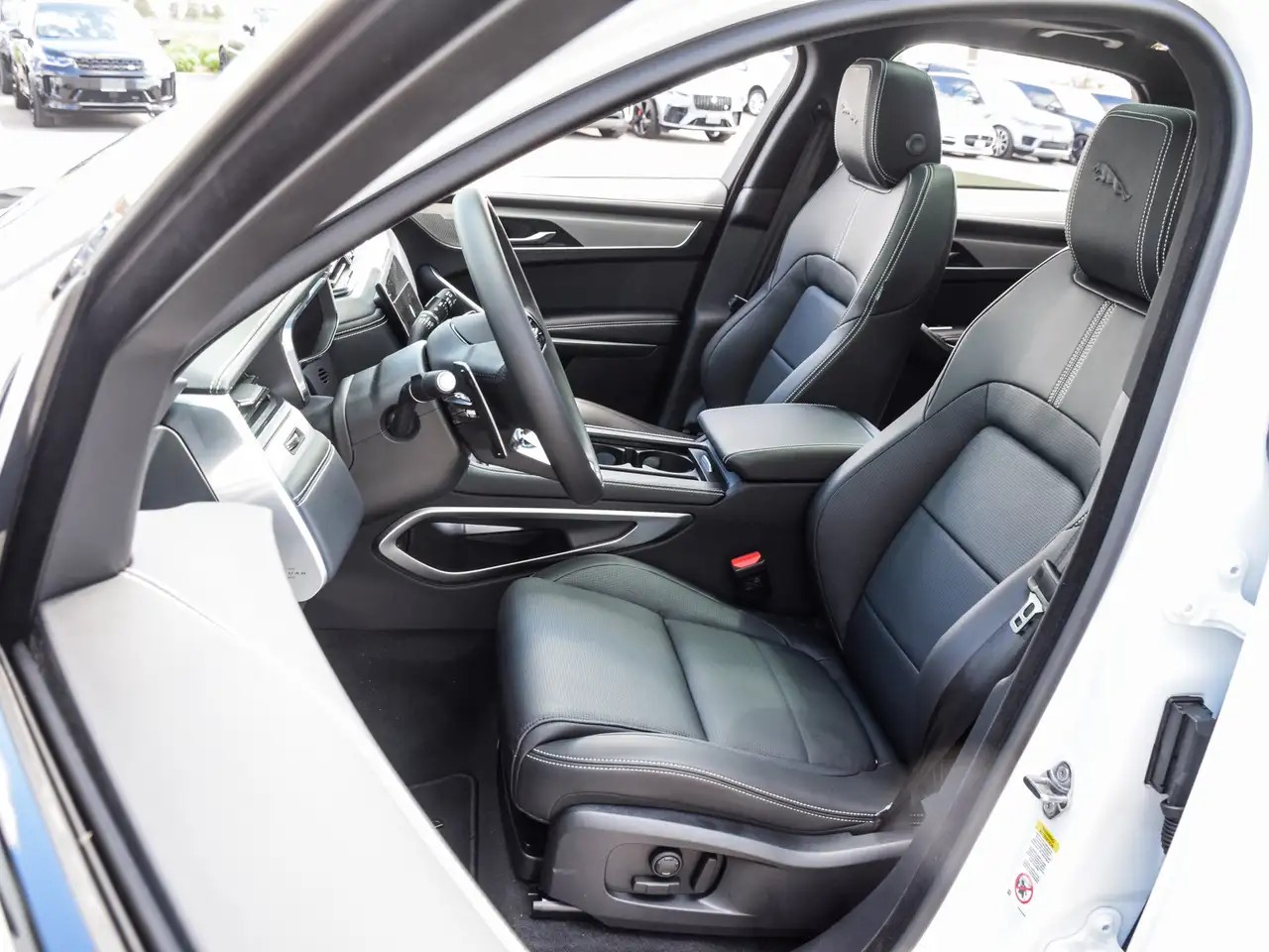 Jaguar F-Pace снимка Jaguar F-Pace