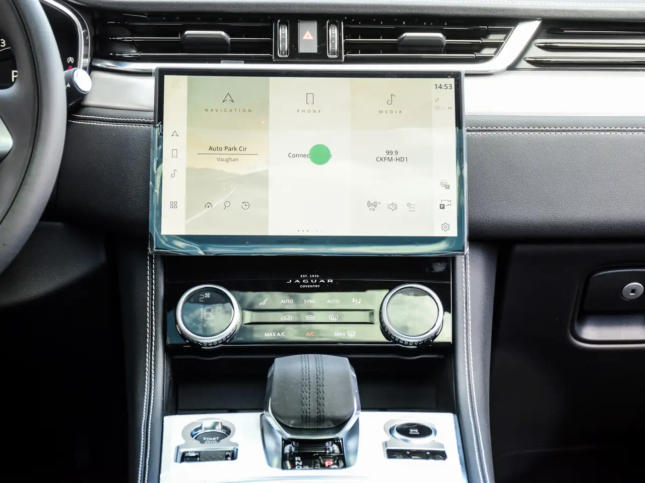 Jaguar F-Pace снимка Jaguar F-Pace