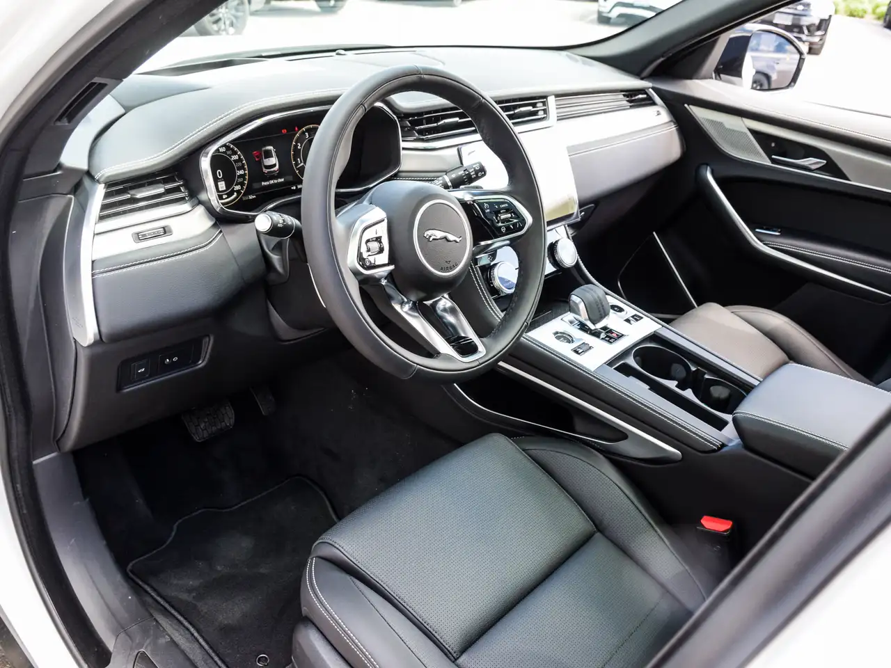 Jaguar F-Pace снимка Jaguar F-Pace