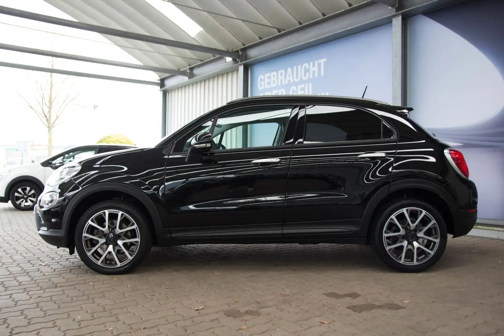 Fiat 500X 1.4 MultiAir Cross Plus 4x2 Schwarz - 2