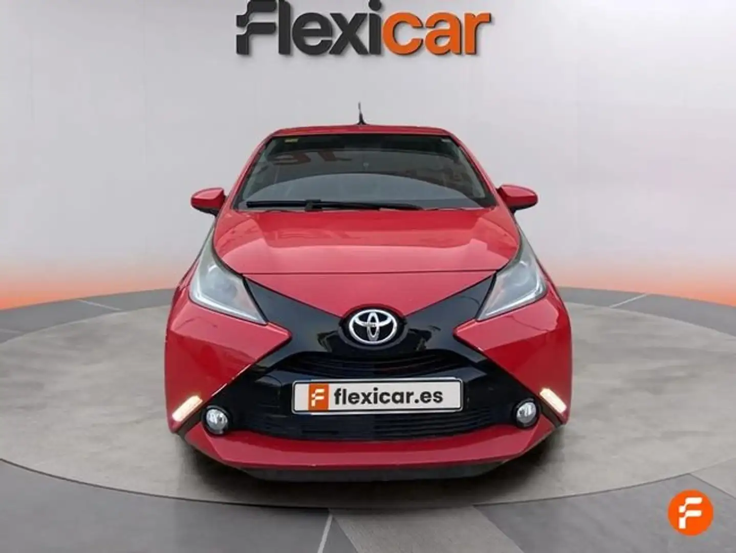 Toyota Aygo 70 x-play Rojo - 2