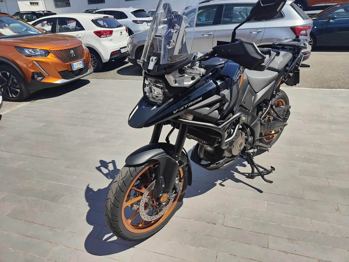 Suzuki V-Strom 1050SE Noir - 2