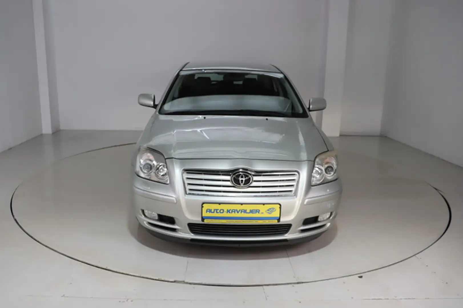 Toyota Avensis 2.0-l-VVT-i Executive Schwarz - 2