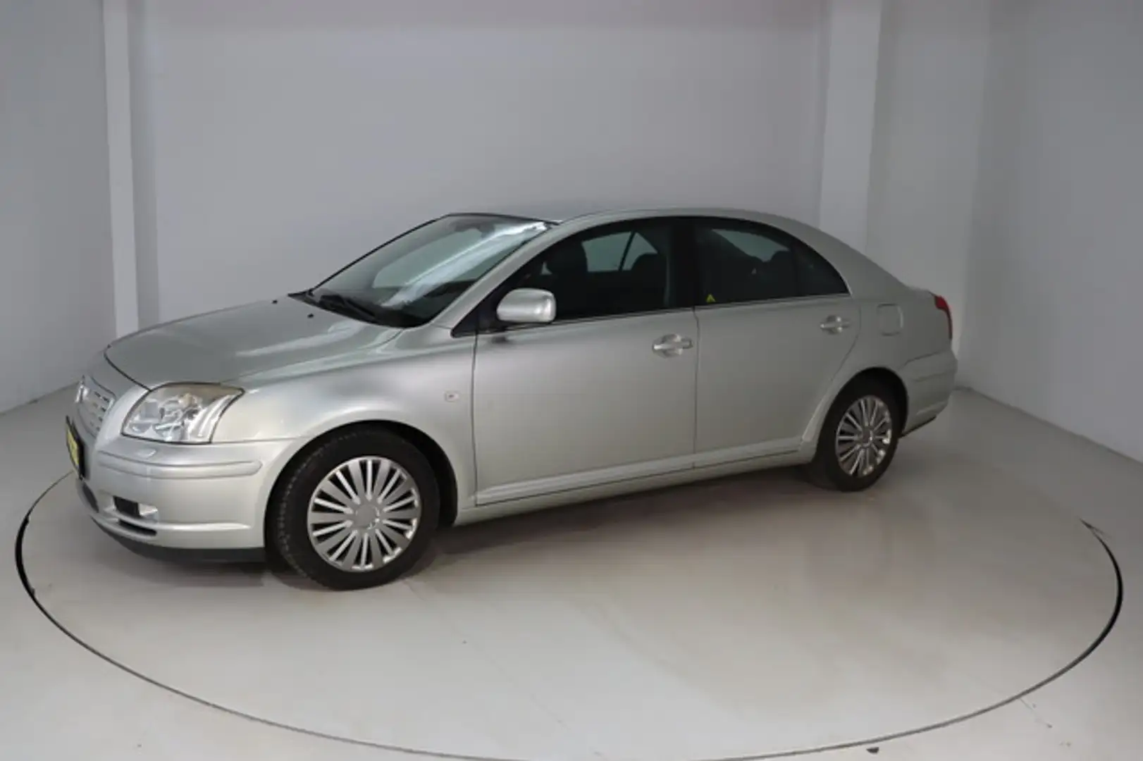 Toyota Avensis 2.0-l-VVT-i Executive Schwarz - 1