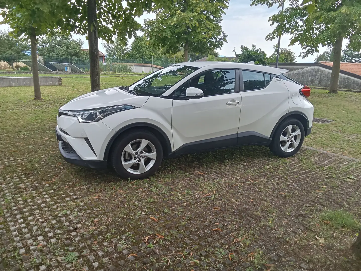 Toyota C-HR 1.2t Active 2wd - 2