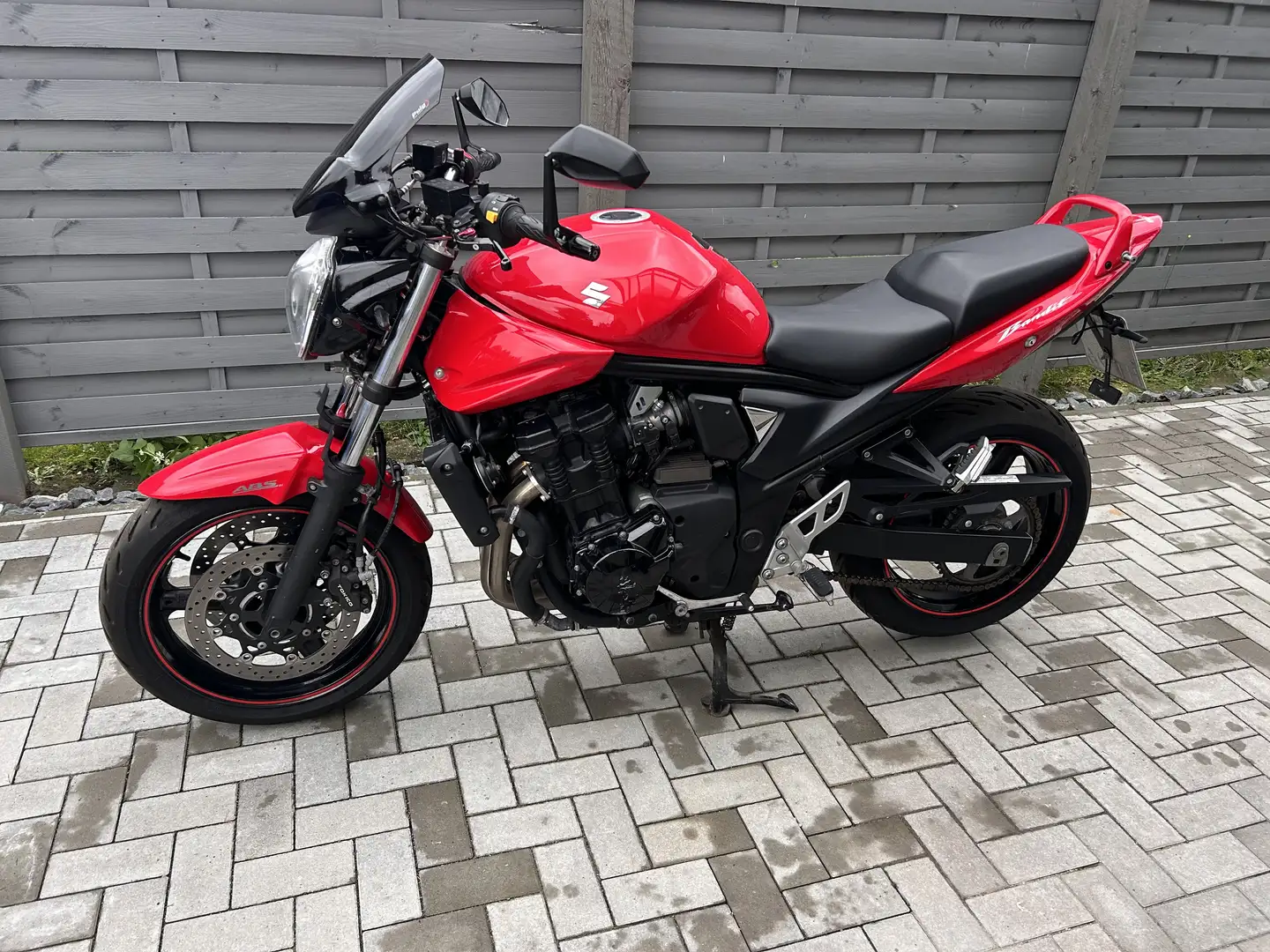 Suzuki GSF 650 Bandit Rojo - 2