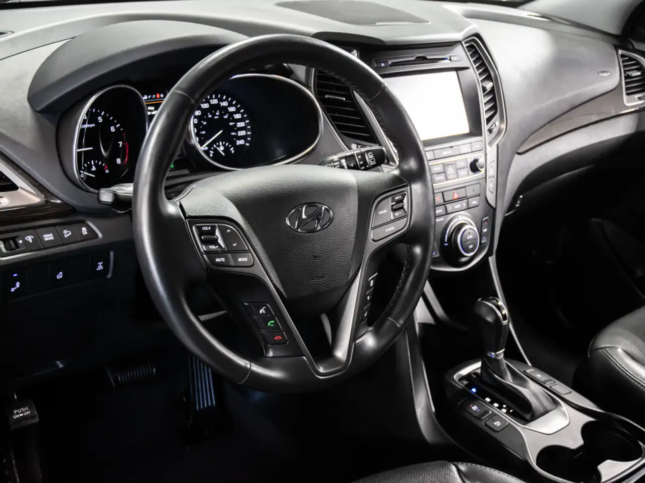 Hyundai SANTA FE снимка Hyundai SANTA FE