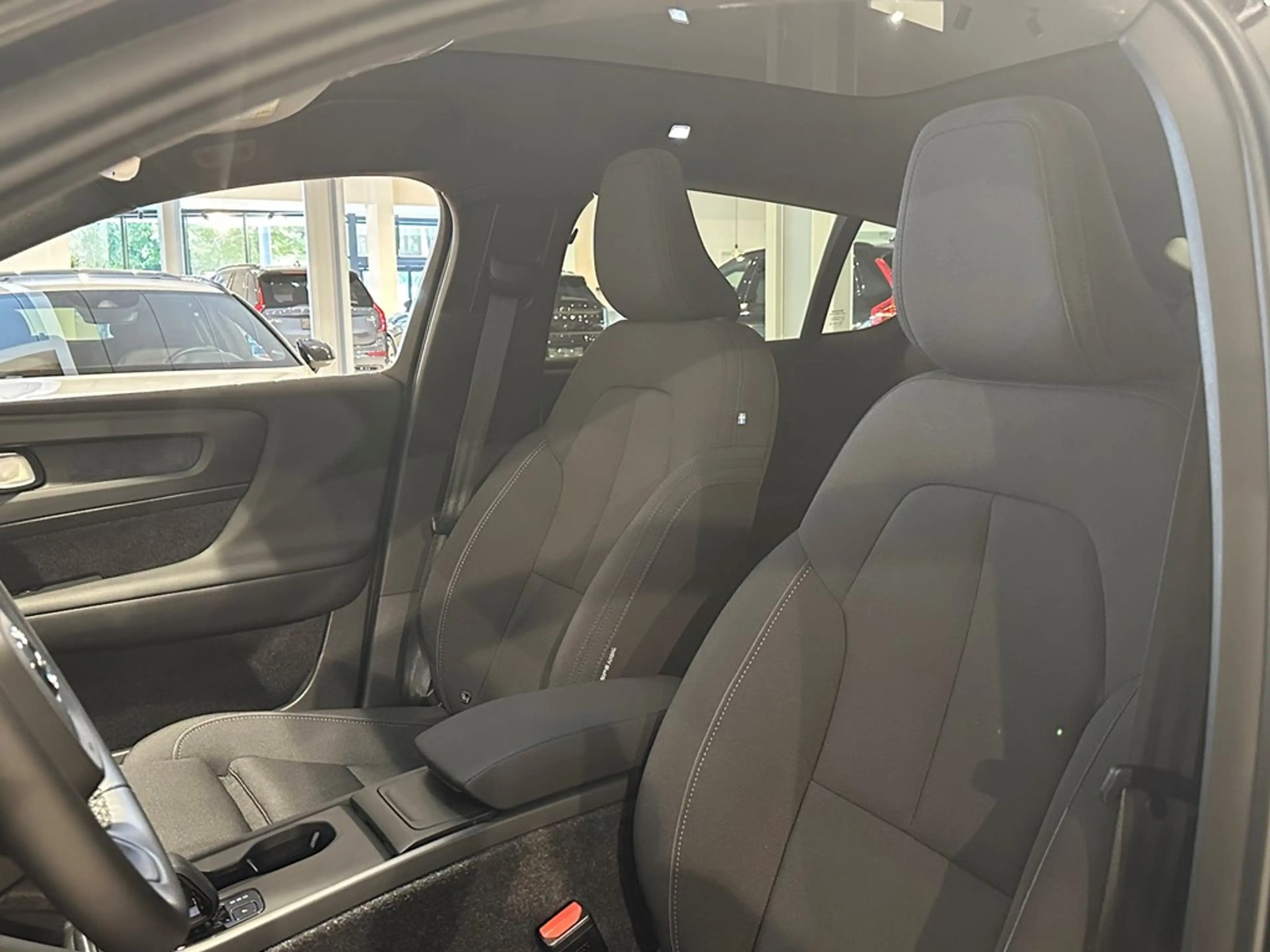 Volvo EC40 Recarge Black Edition Ultra Twin Motor Perf + elec — photo 4
