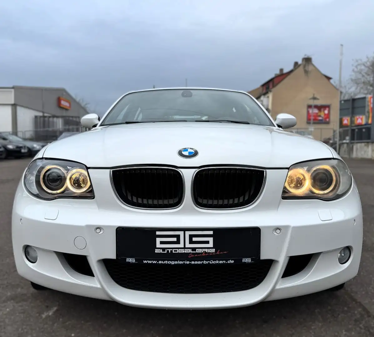 BMW 123 d M Paket *1.Hand/Bi-Xenon/Navi/Temp/5-Türig* Blanc - 2