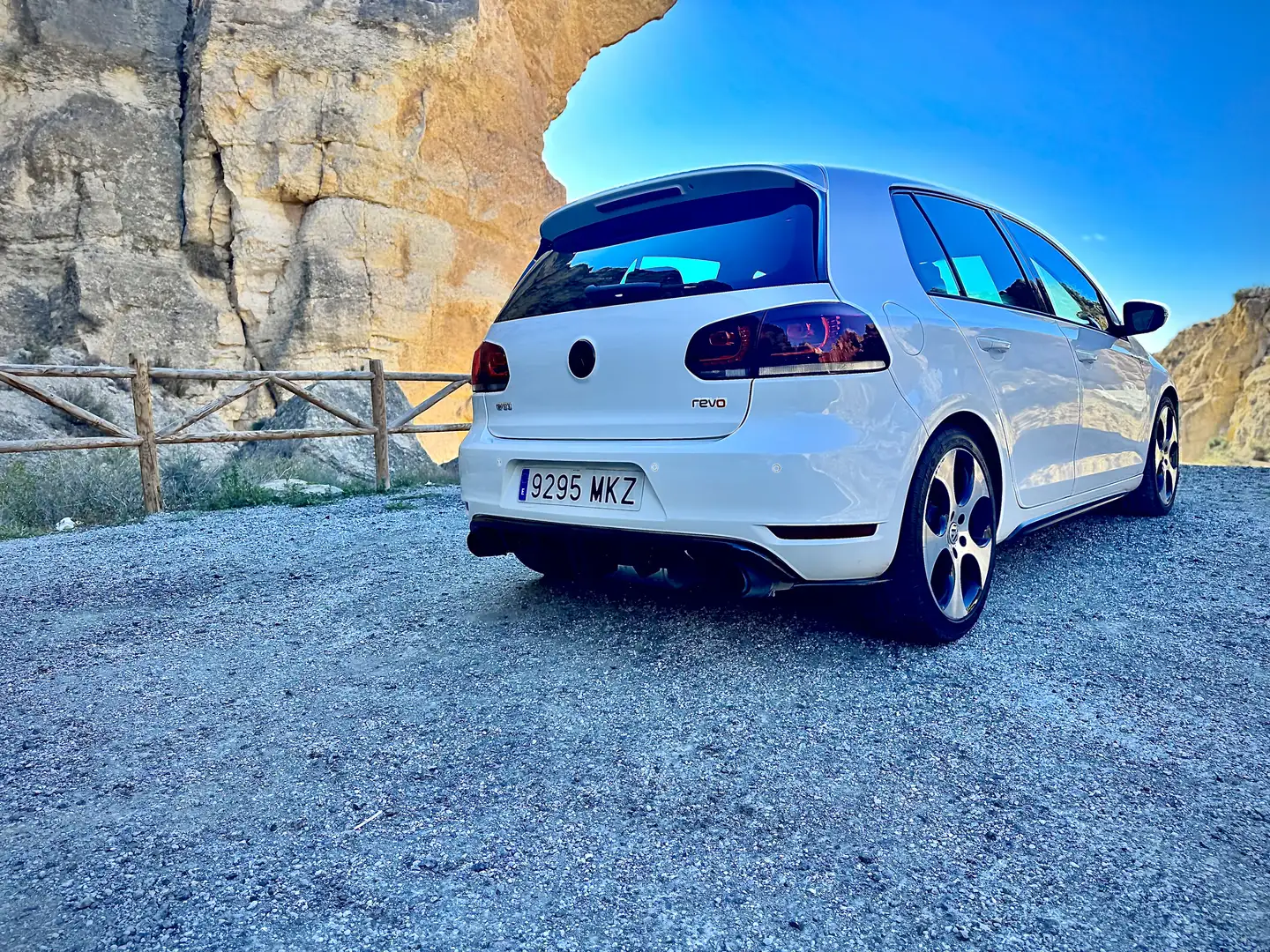 Volkswagen Golf GTI 2.0 TSI DSG - 1