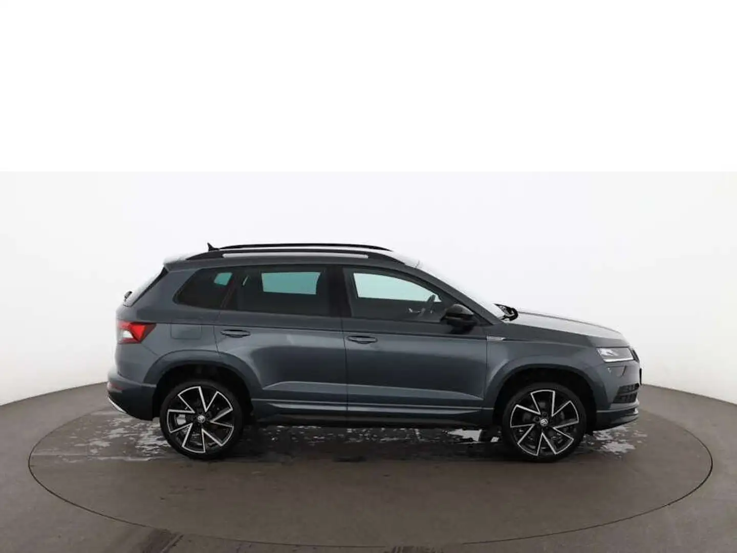 Skoda Karoq 1.5 TSI ACT Sportline Aut LED STANDHZG TEMP Grau - 2