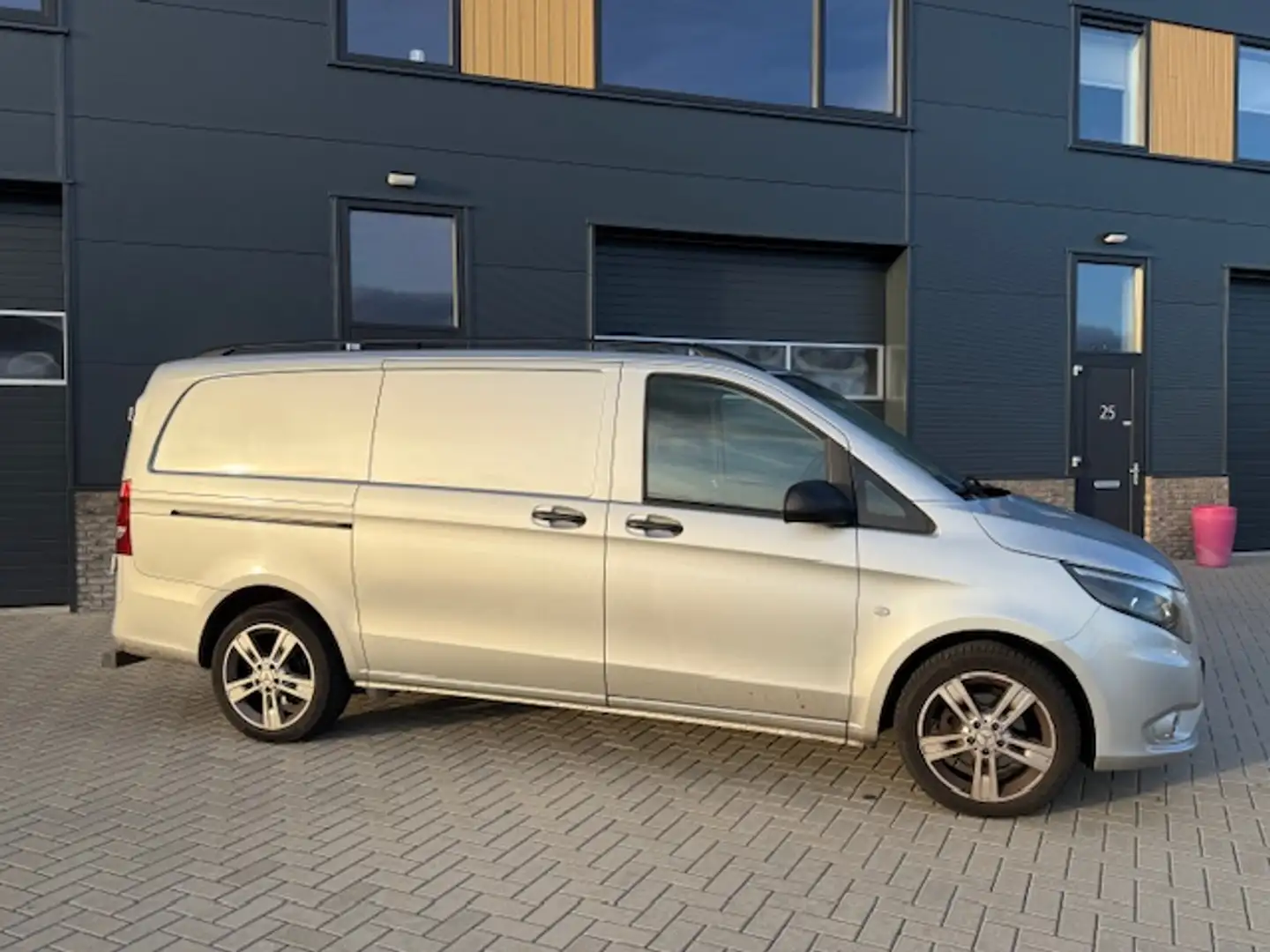 Mercedes-Benz Vito 116 CDI Lang Automaat /Euro 6 / Camera Gris - 2