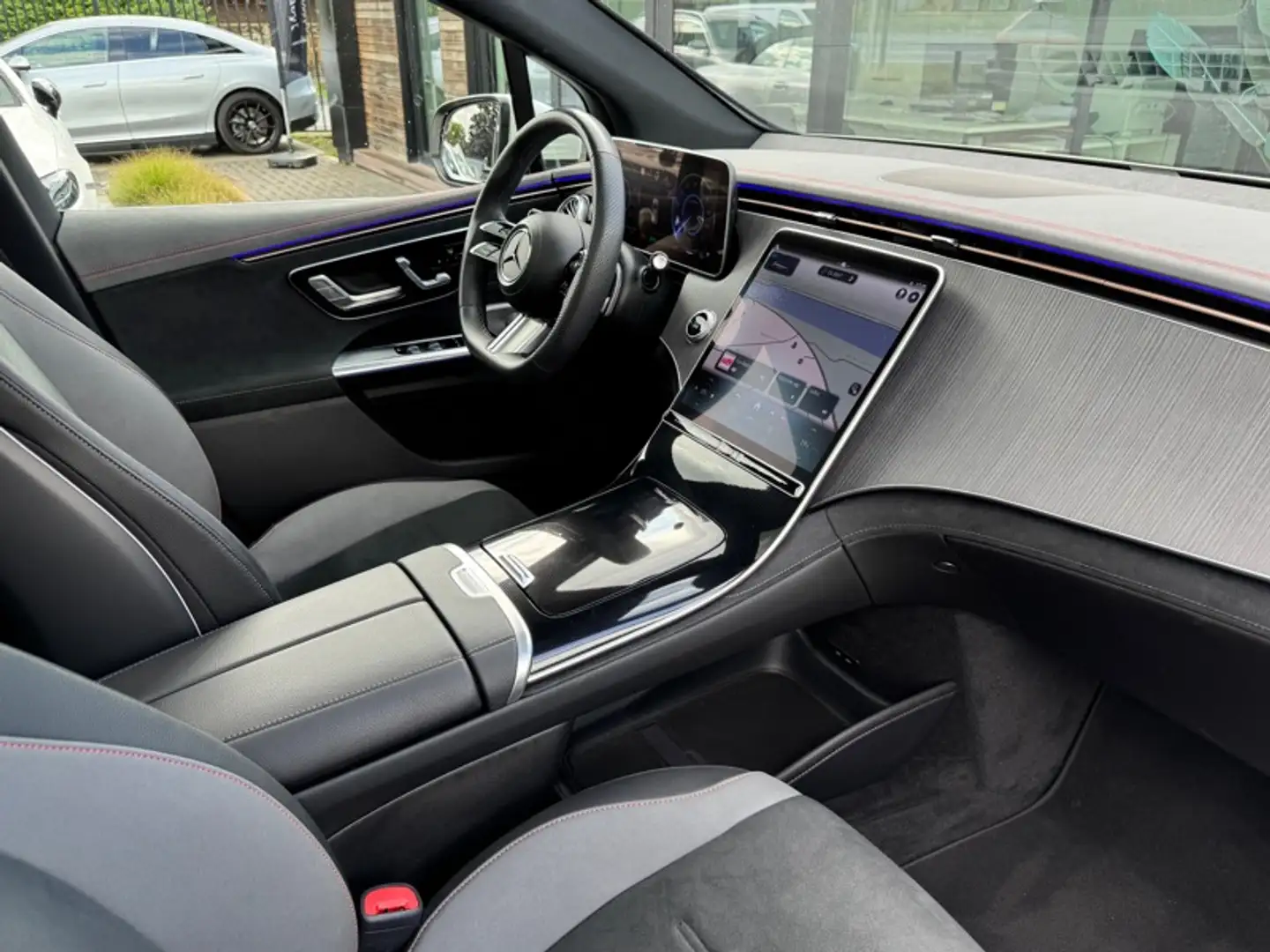 Mercedes-Benz EQE SUV SUV 350 4MATIC AMG LINE Wit - 2