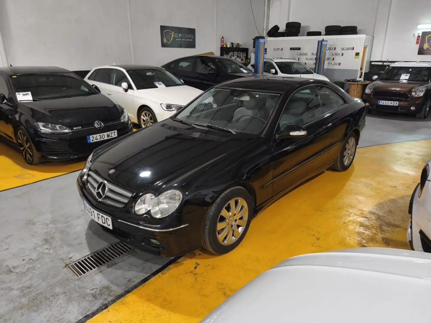 Mercedes-Benz CLK 200 Berlina Automático de 5 Puertas Noir - 2