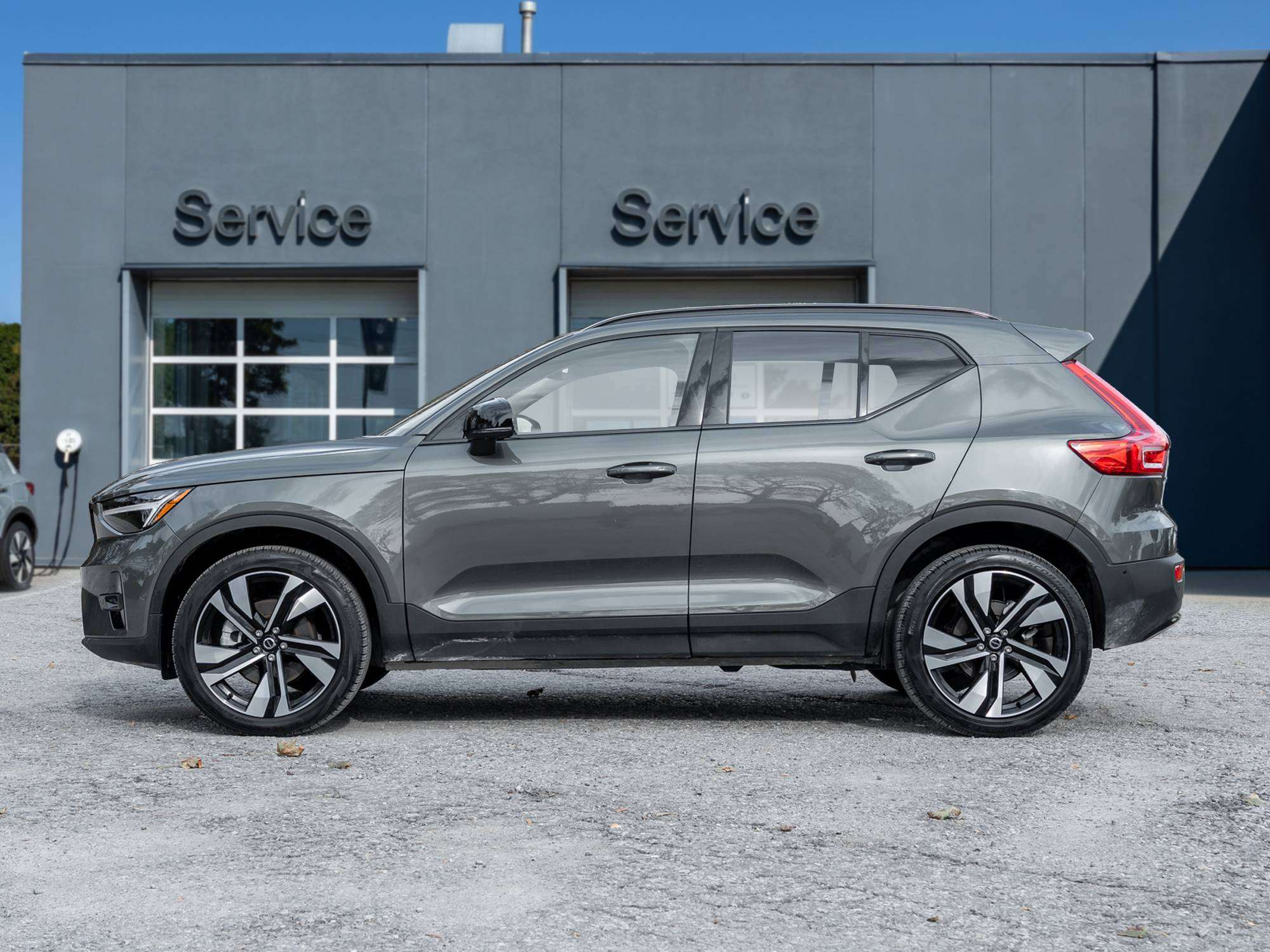 2026 Volvo XC40 PLUS^20"Alloy Wheels^Volvo CPO Rate fr 2.99%* — photo 5