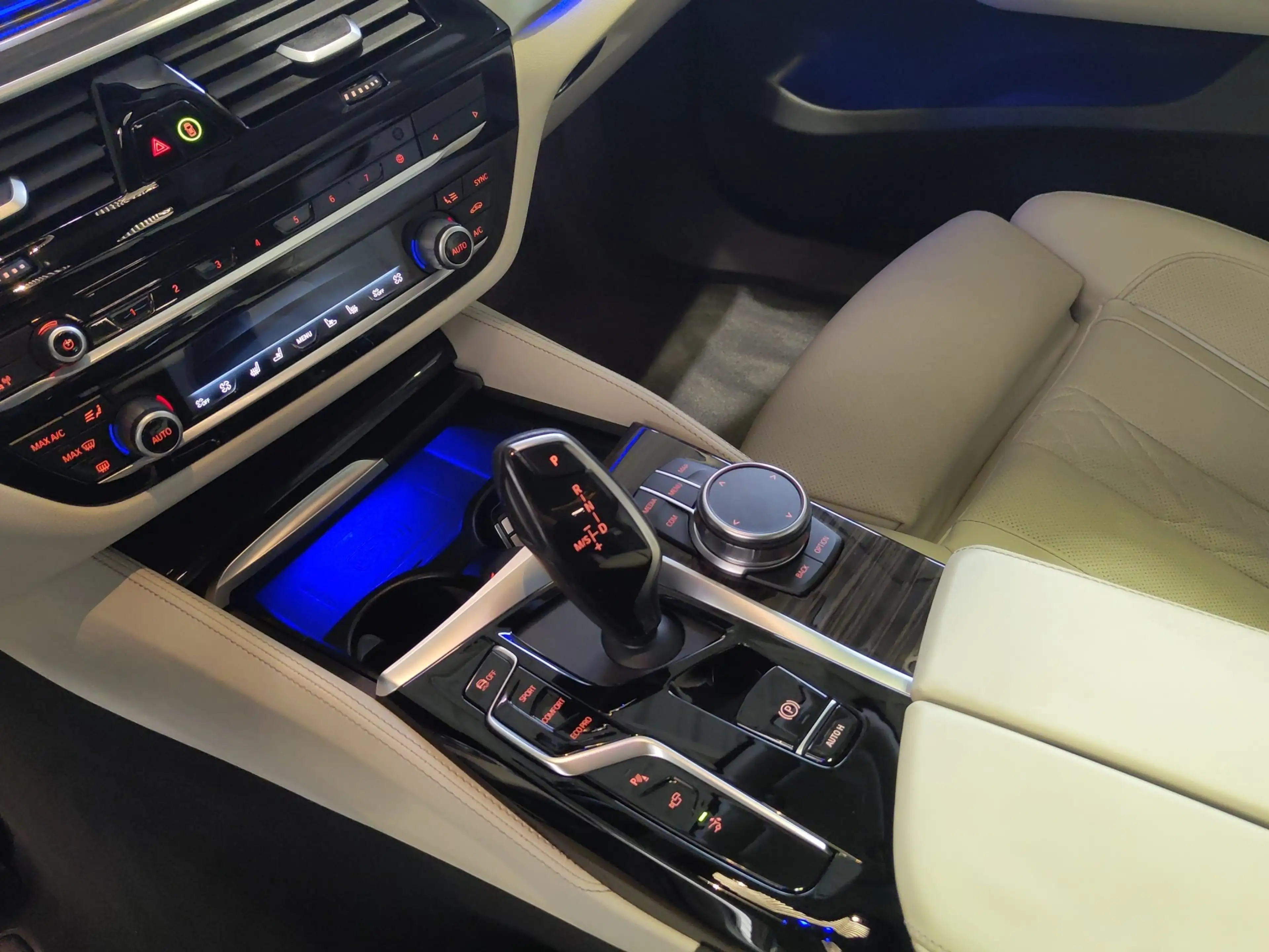 BMW 640 640i Gran Turismo Luxury LASER/INT/HUD/S-Lüft/hk — photo 12